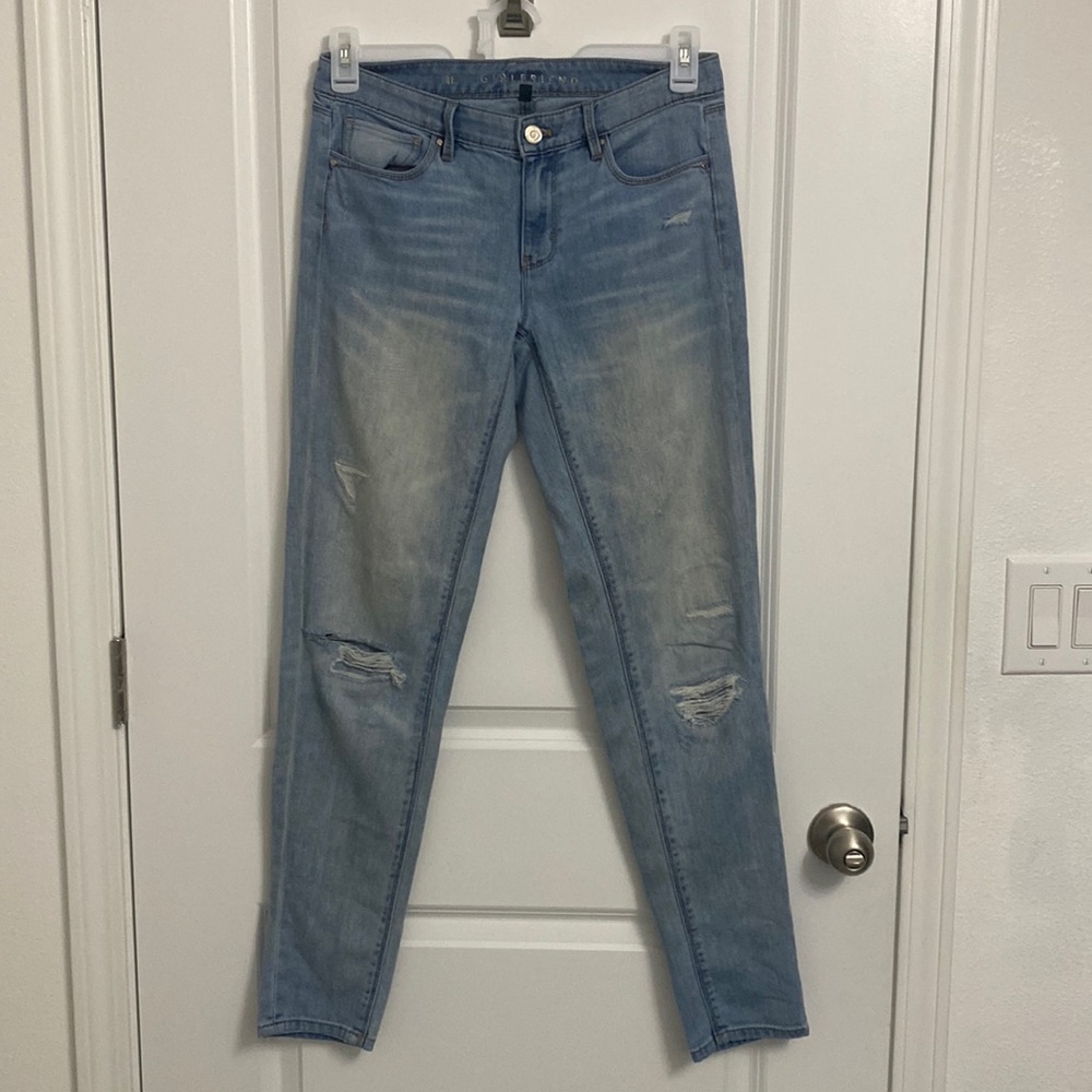 White House Black Market Blue Jeans the Girlfriend Blue washed Jean Size 4L